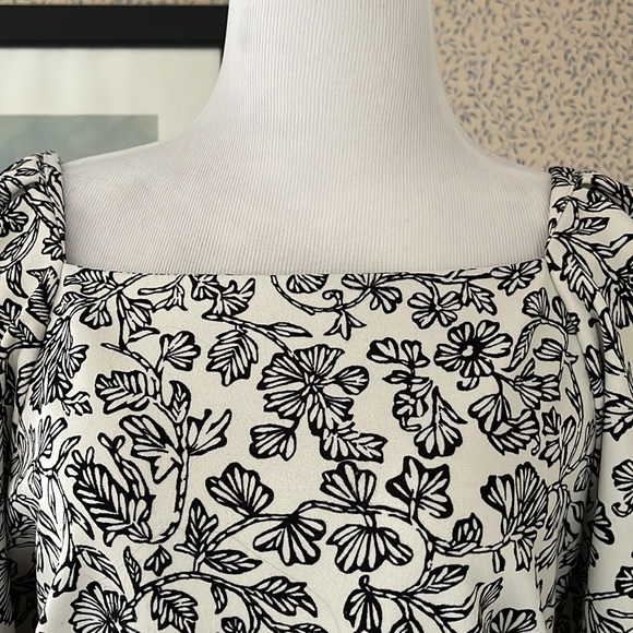 Ladies medium three-quarter sleeve blouse - Picture 4 of 6